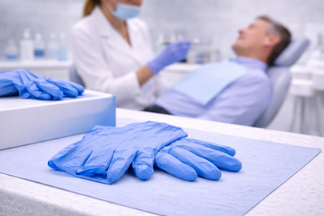 Why Nitrile Gloves Have Become the Standard in Modern Dentistry